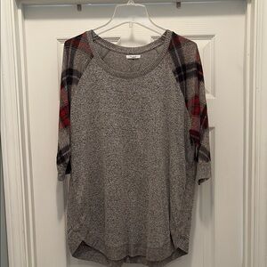 Maurices Heather Gray Top with Red Plaid Sleeves